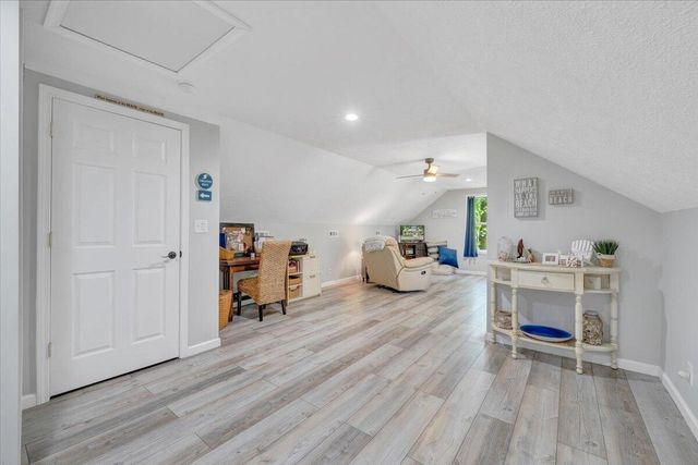 59 Camp RD, Moneta, VA 24121