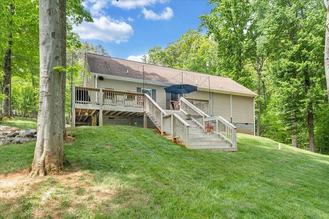 59 Camp RD, Moneta, VA 24121