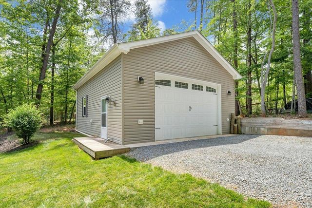 59 Camp RD, Moneta, VA 24121