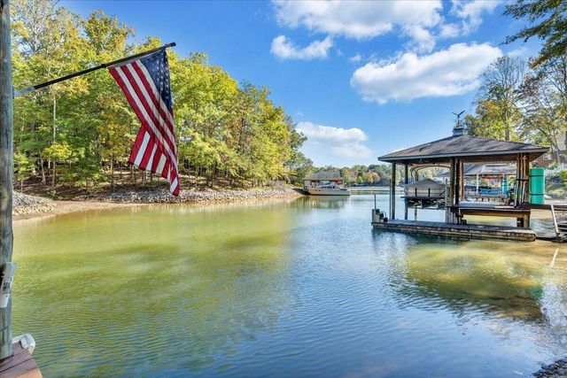 59 Camp RD, Moneta, VA 24121