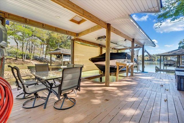 59 Camp RD, Moneta, VA 24121