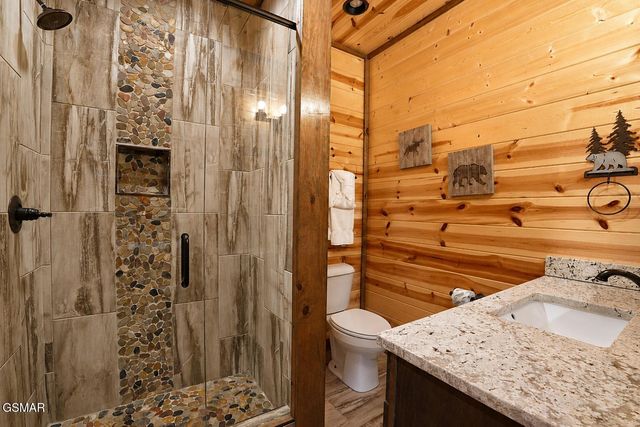 2215 Cub Circle, Sevierville, TN 37862