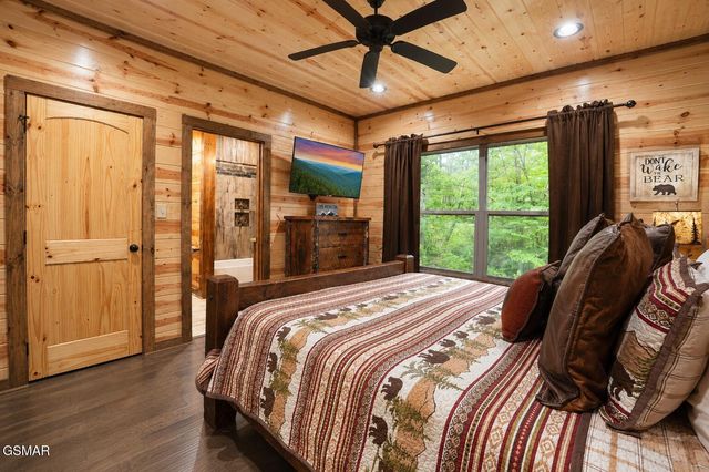 2215 Cub Circle, Sevierville, TN 37862