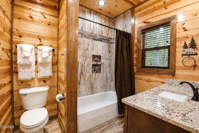 2215 Cub Circle, Sevierville, TN 37862