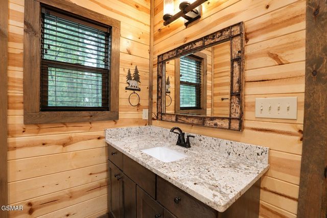 2215 Cub Circle, Sevierville, TN 37862