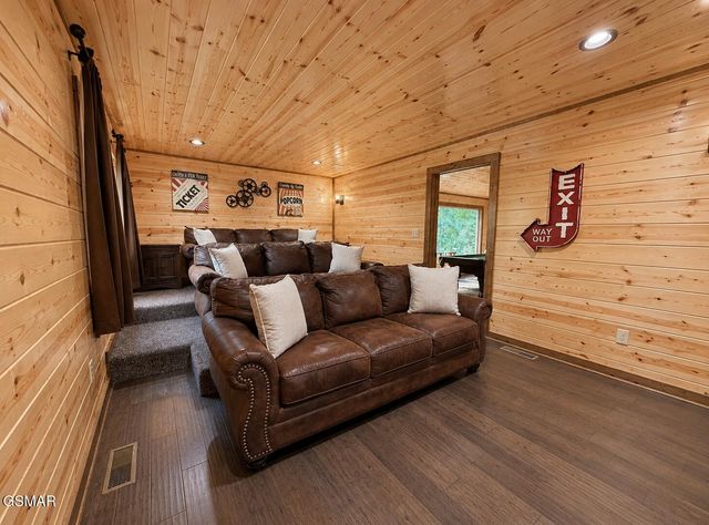 2215 Cub Circle, Sevierville, TN 37862