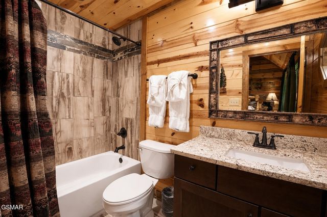 2215 Cub Circle, Sevierville, TN 37862