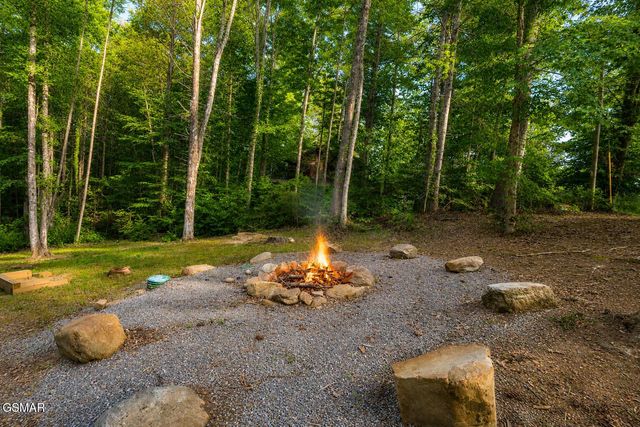 2215 Cub Circle, Sevierville, TN 37862