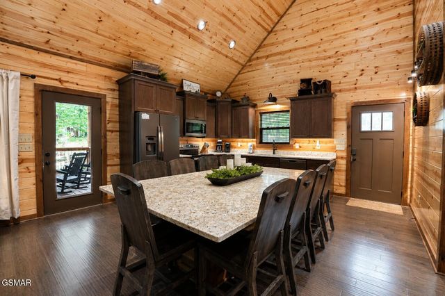 2215 Cub Circle, Sevierville, TN 37862