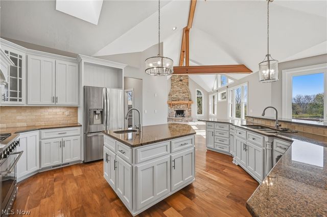 1803 Whisper Bluff Trail, Hinckley, OH 44233