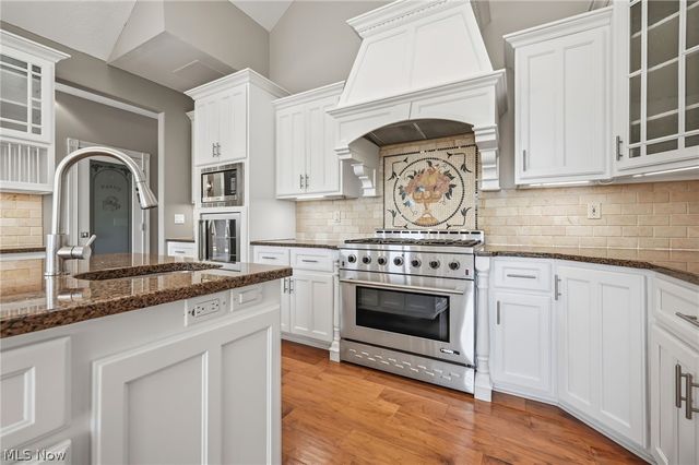 1803 Whisper Bluff Trail, Hinckley, OH 44233