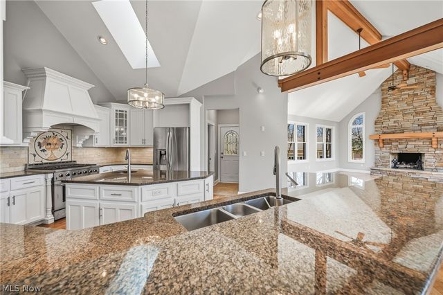 1803 Whisper Bluff Trail, Hinckley, OH 44233