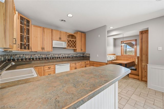 1803 Whisper Bluff Trail, Hinckley, OH 44233