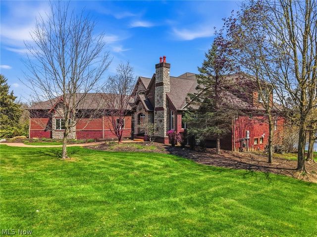 1803 Whisper Bluff Trail, Hinckley, OH 44233