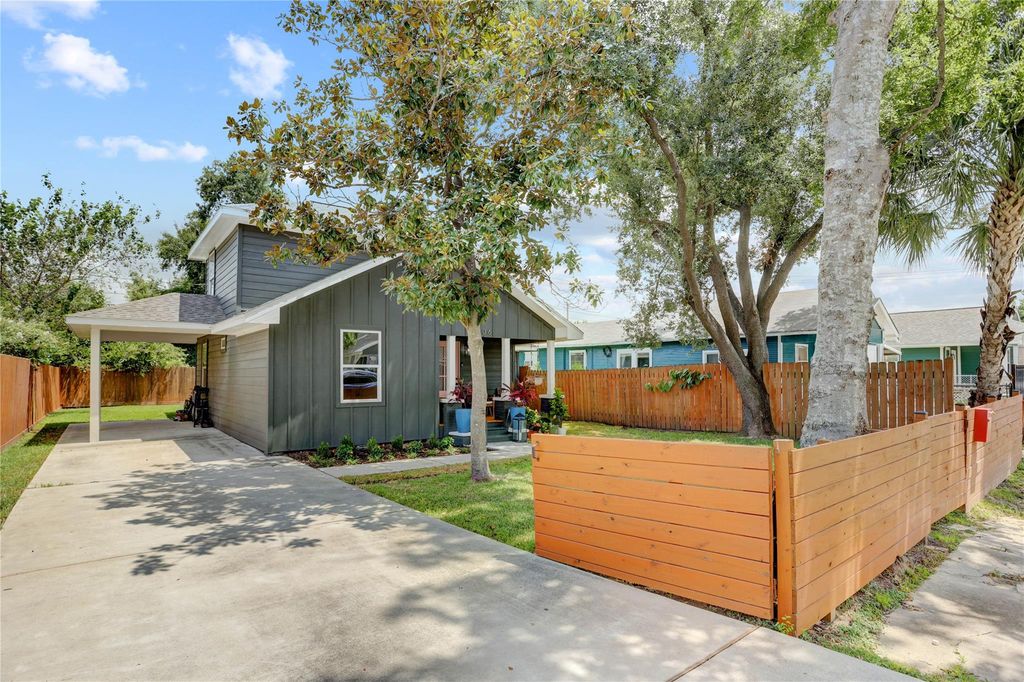 1006 Archer Street, Houston, TX 77009
