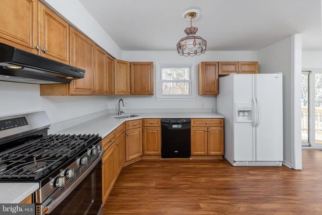 2 DEBRAS LN, Sicklerville, NJ 08081