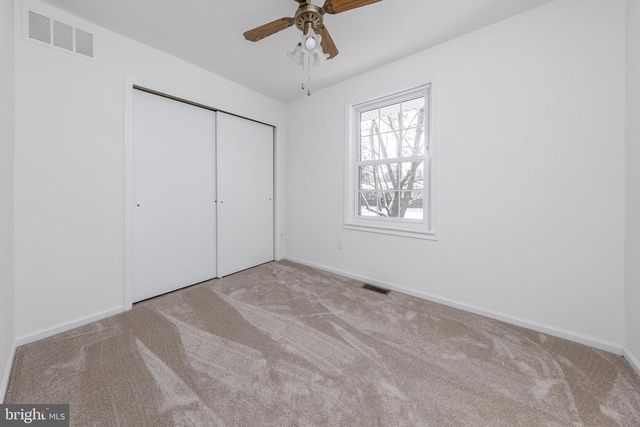 2 DEBRAS LN, Sicklerville, NJ 08081