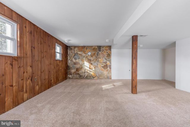 2 DEBRAS LN, Sicklerville, NJ 08081