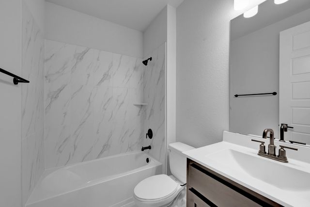 9004 Chestnut Lane, Justin, TX 76247