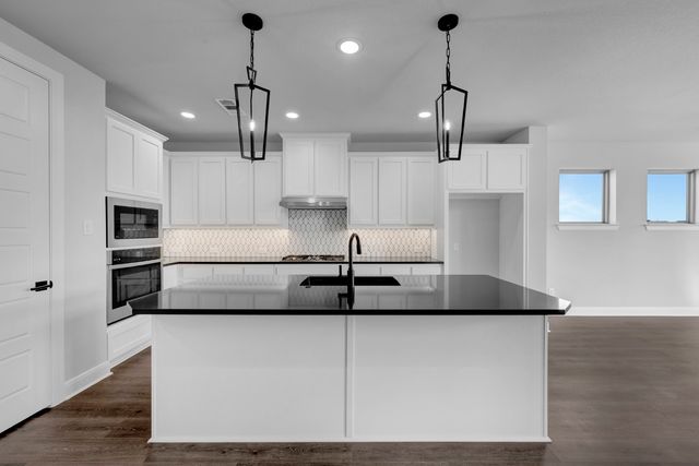 9004 Chestnut Lane, Justin, TX 76247