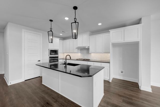 9004 Chestnut Lane, Justin, TX 76247