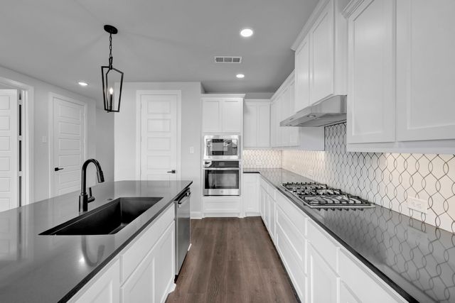 9004 Chestnut Lane, Justin, TX 76247