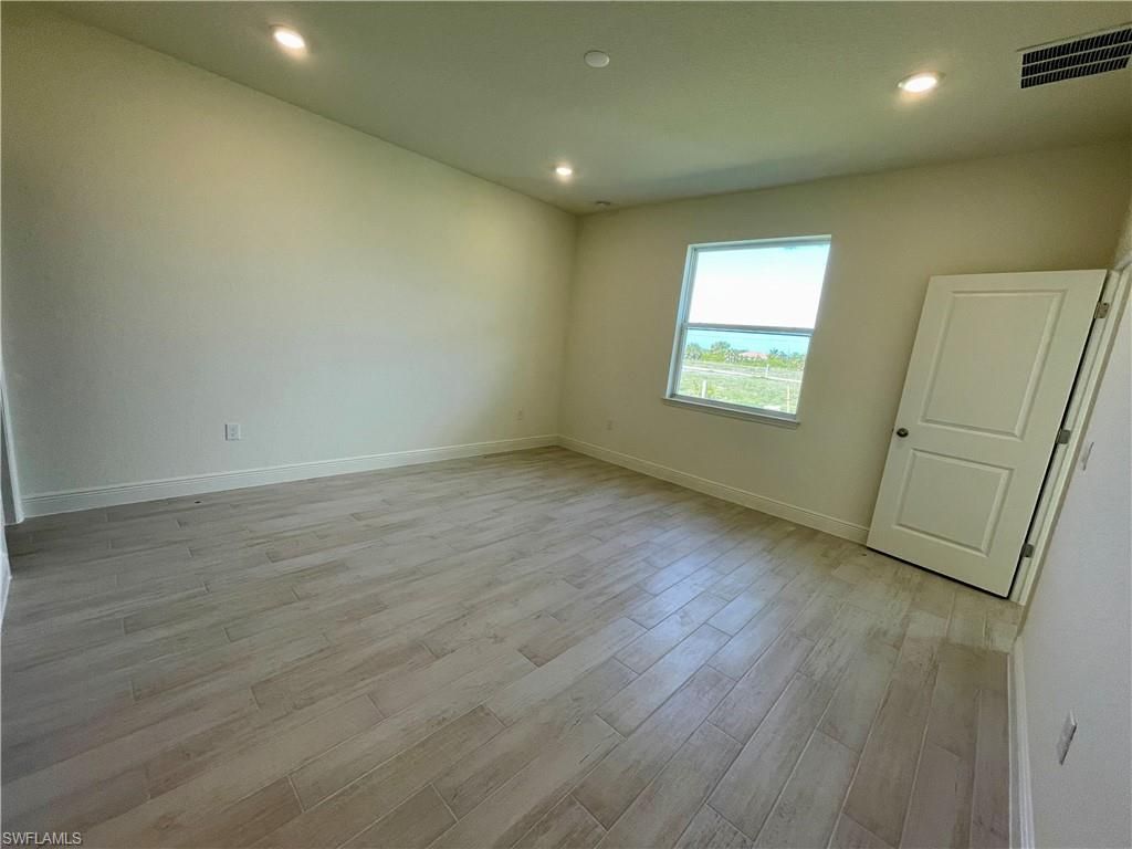 Image 12 of property listing at 4020 NW 36th PL, Cape Coral, FL 33993