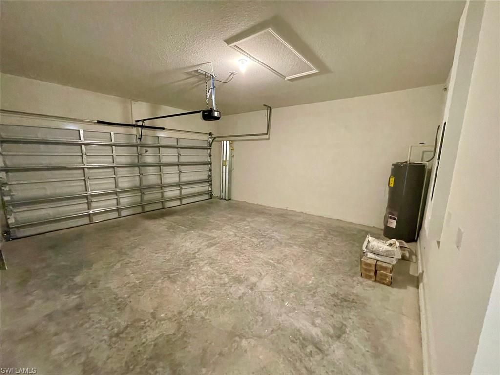 Image 14 of property listing at 4020 NW 36th PL, Cape Coral, FL 33993