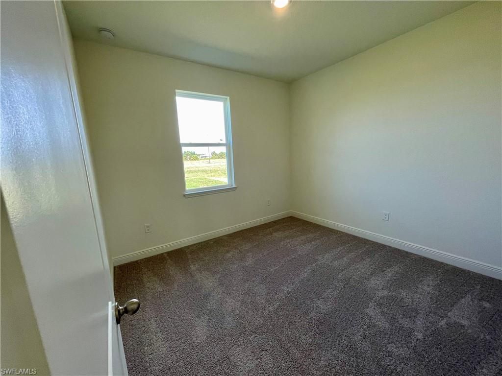 Image 7 of property listing at 4020 NW 36th PL, Cape Coral, FL 33993