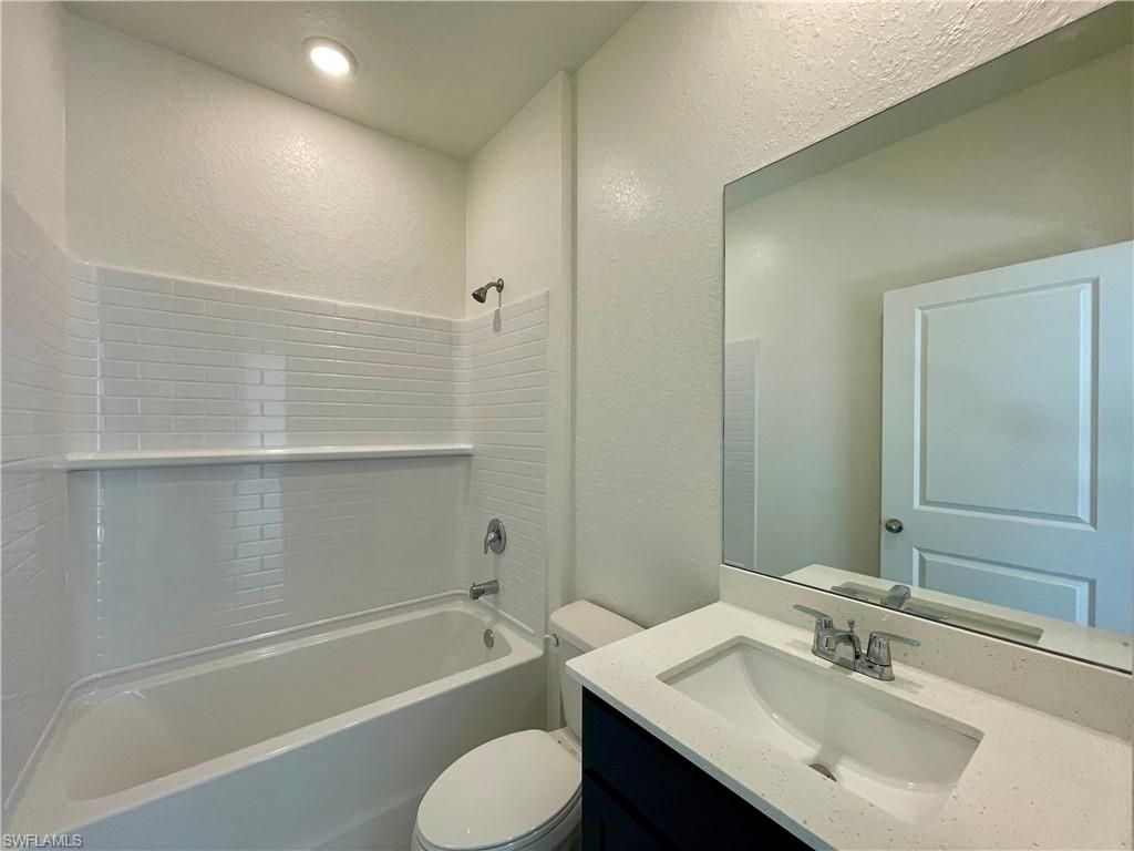 Image 9 of property listing at 4020 NW 36th PL, Cape Coral, FL 33993