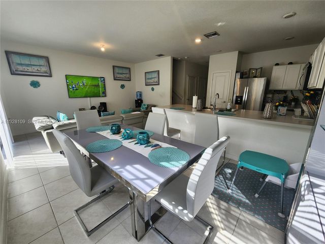 916 SE 17th Ct, Homestead, FL 33034