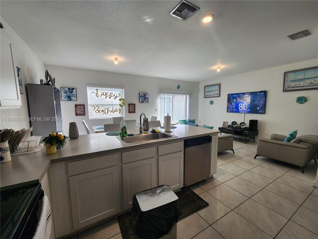 916 SE 17th Ct, Homestead, FL 33034