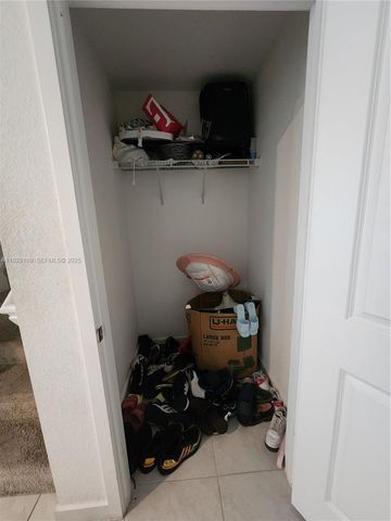 916 SE 17th Ct, Homestead, FL 33034