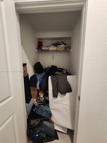 916 SE 17th Ct, Homestead, FL 33034