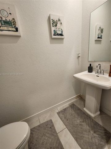 916 SE 17th Ct, Homestead, FL 33034