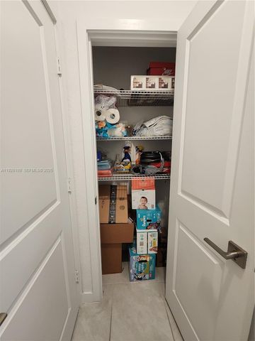 916 SE 17th Ct, Homestead, FL 33034