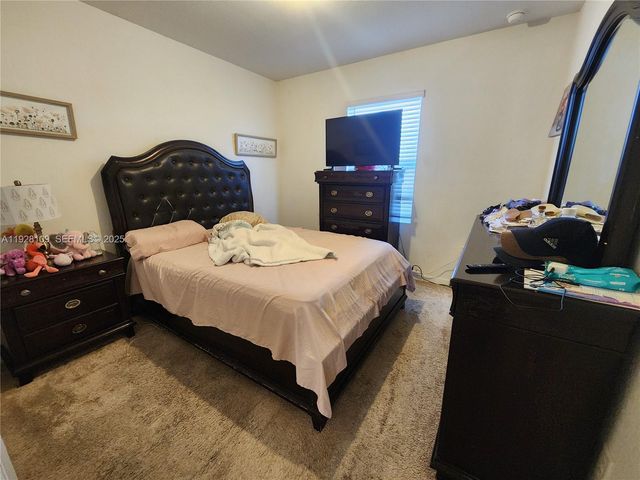 916 SE 17th Ct, Homestead, FL 33034