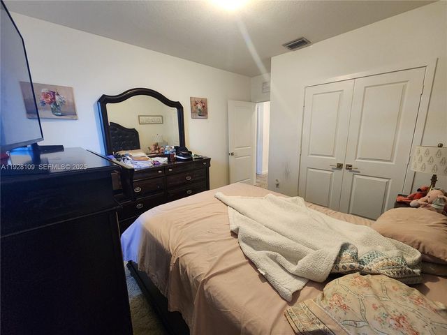 916 SE 17th Ct, Homestead, FL 33034