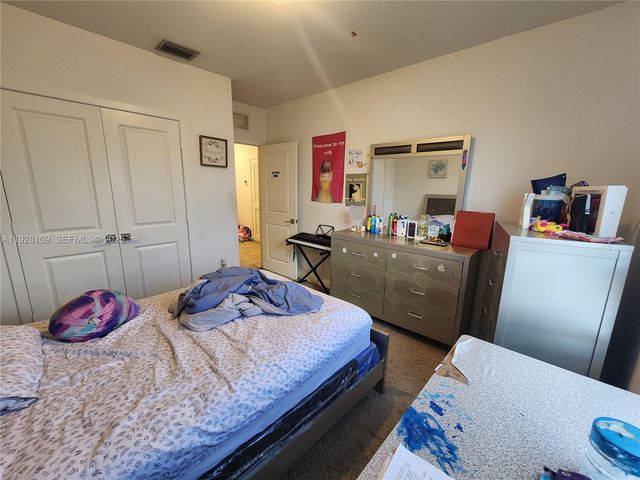 916 SE 17th Ct, Homestead, FL 33034