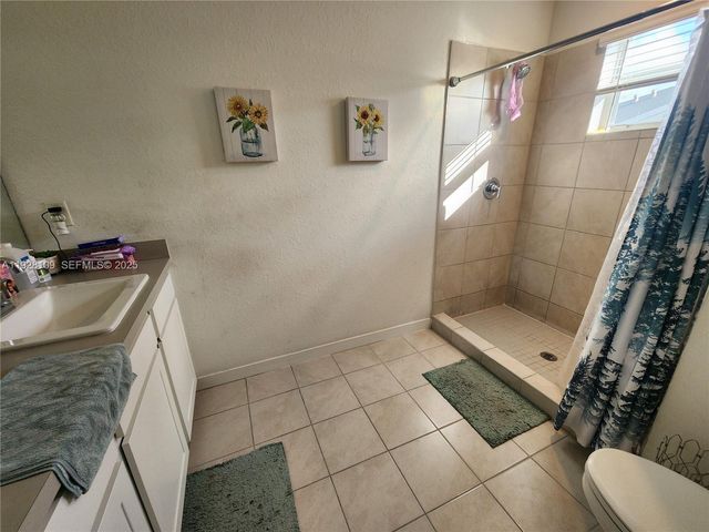 916 SE 17th Ct, Homestead, FL 33034