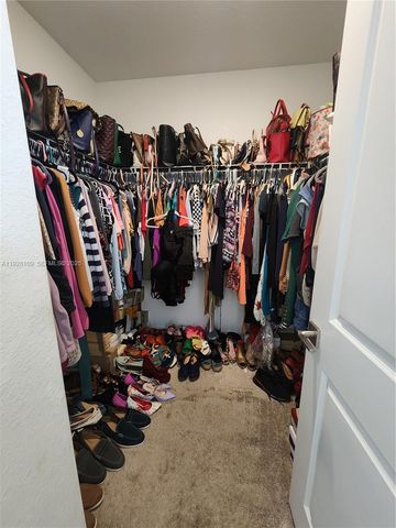 916 SE 17th Ct, Homestead, FL 33034