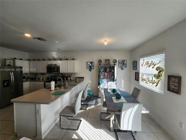 916 SE 17th Ct, Homestead, FL 33034