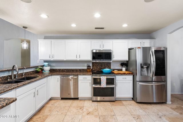 5505 W LONE CACTUS Drive, Glendale, AZ 85308