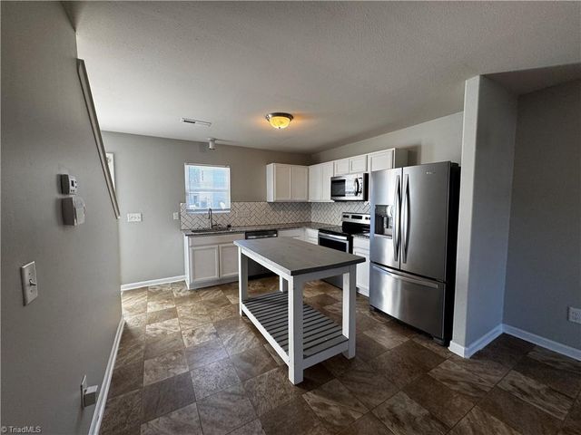 3921 Village Park Court, Winston-salem, NC 27127