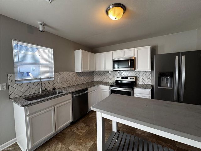 3921 Village Park Court, Winston-salem, NC 27127