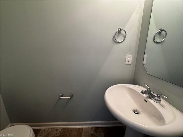 3921 Village Park Court, Winston-salem, NC 27127