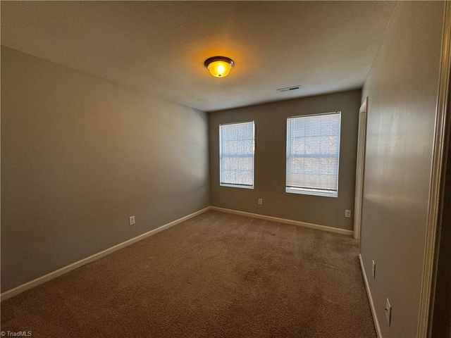 3921 Village Park Court, Winston-salem, NC 27127