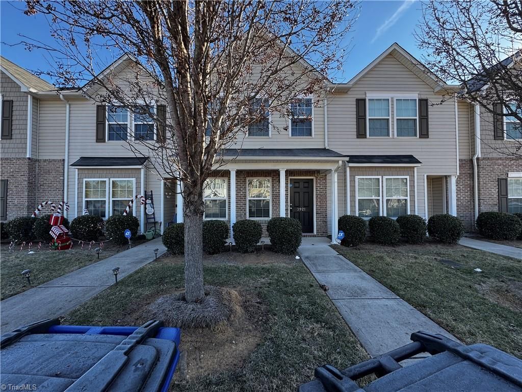 3921 Village Park Court, Winston-salem, NC 27127