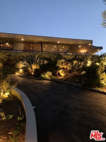 14513 Mulholland Drive, Los Angeles, CA 90077