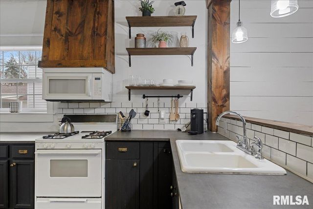 443 W VINE Street, Springfield, IL 62704